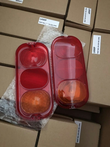 [LE0055BP] LE0055BP  - JCB 3CH ROUND TAIL LAMP LENS